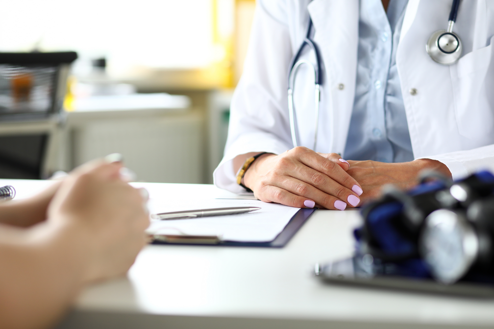 Two Key Reasons to Consider Visiting an Internist: Insights from an Internal Medicine Specialist in Northwest Indiana