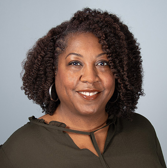 Square Headshot Tonya Lindsay, Lcsw